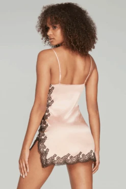 AGENT PROVOCATEUR Amelea Short Slip 16 AGENT PROVOCATEUR Amelea Short Slip -Fashion Lingerie Store agent provocateur amelea short slip pink black 2