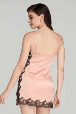 AGENT PROVOCATEUR Amelea Short Slip 11 AGENT PROVOCATEUR Amelea Short Slip -Fashion Lingerie Store agent provocateur amelea short slip pink black 5