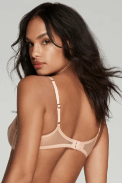 AGENT PROVOCATEUR Lorna Plunge Bra In Sand 10 AGENT PROVOCATEUR Lorna Plunge Bra In Sand -Fashion Lingerie Store agent provocateur lorna bra 106454 5
