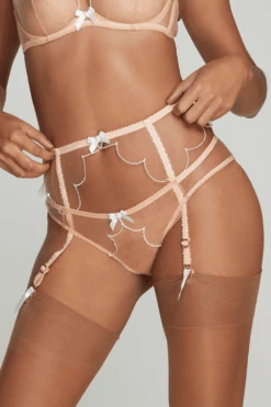 AGENT PROVOCATEUR Lorna Suspender In Sand 9 AGENT PROVOCATEUR Lorna Suspender In Sand -Fashion Lingerie Store agent provocateur lorna suspender 106456 5