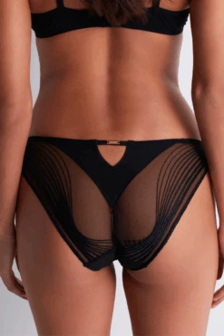 Cindy Bruna X Aubade Sumptuous Waves Italian Brief Black 10 Cindy Bruna X Aubade Sumptuous Waves Italian Brief Black -Fashion Lingerie Store aubade sumptuous waves italian brief smoky attraction 2