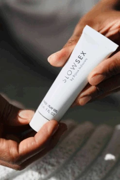 Bijoux Indiscrets Slow Sex Kissable Finger Play Gel 30ml