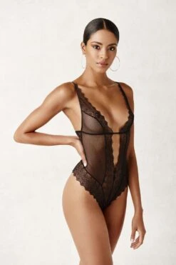 Geneva Pearl Lace Bodysuit Black
