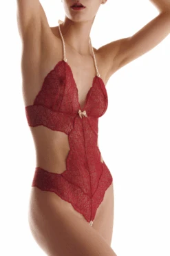 Sydney Daisy Double Pearl Body Red