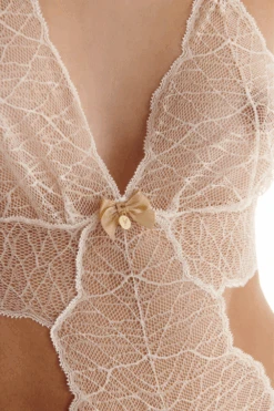 Sydney Daisy Double Pearl Body In Ivory 12 Sydney Daisy Double Pearl Body In Ivory -Fashion Lingerie Store bracli sydney double pearl body ivory 3