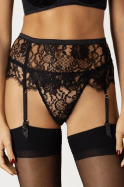 Hera Suspender, Size S-M (UK 8-12)