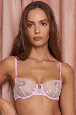 DORA LARSEN Marta Floral Embroidery Underwire Bra In Pastel Green