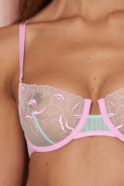 DORA LARSEN Marta Floral Embroidery Underwire Bra In Pastel Green 14 DORA LARSEN Marta Floral Embroidery Underwire Bra In Pastel Green -Fashion Lingerie Store dora larsen marta floral embroidery underwire bra 4