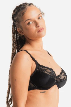 Superstar Plunge Bra 14 Superstar Plunge Bra -Fashion Lingerie Store louisa bracq superstar plunge bra black 5