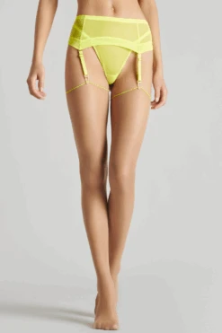 Maison Close Nude Cut & Curled Yellow Seam Stockings 20 Denier 12 Maison Close Nude Cut & Curled Yellow Seam Stockings 20 Denier -Fashion Lingerie Store maison close cut curled seamed stockings nude yellow 560996 02