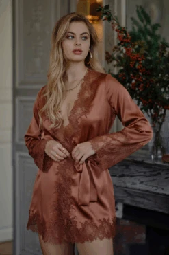 Valerie Short Silk Kimono With Lace 7 Valerie Short Silk Kimono With Lace -Fashion Lingerie Store marjolaine valerie short kimono tobacco brown 3