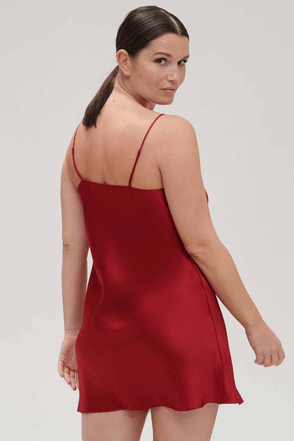 Simone Perele Dream Silk Nightdress Tanga Red 5 Simone Perele Dream Silk Nightdress Tanga Red - Image 3