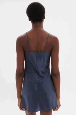 Simone Perele Dream Silk Nightdress Cinder Blue 8 Simone Perele Dream Silk Nightdress Cinder Blue -Fashion Lingerie Store simone perele dream silk nightdress cinder blue 2