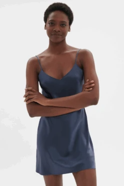 Simone Perele Dream Silk Nightdress Cinder Blue 9 Simone Perele Dream Silk Nightdress Cinder Blue -Fashion Lingerie Store simone perele dream silk nightdress cinder blue 3