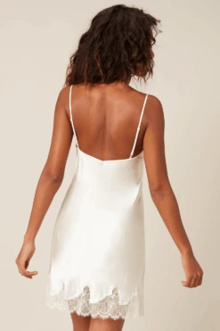 Simone Perele Nocturne Silk Nightdress Natural 10 Simone Perele Nocturne Silk Nightdress Natural -Fashion Lingerie Store simone perele nocturne silk nightdress natural 2